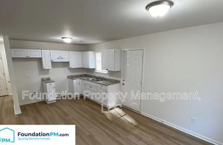 3751 Oak Lake Ln — Photo 5