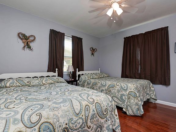 3rd image of 489 Wilshire Dr