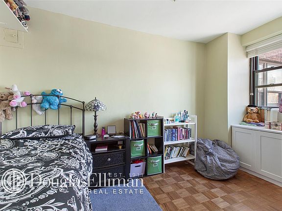 4th image of 345 E 81st St APT 17F