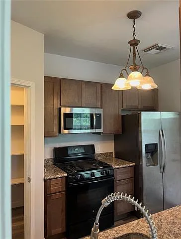 2 bed, 1.0 bath, 1000 sqft, $1,550 — Photo 4