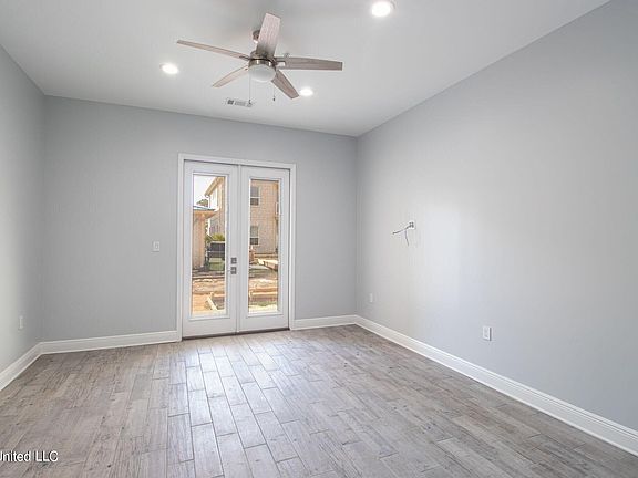 3rd image of 225 Winter Garden Dr #A2