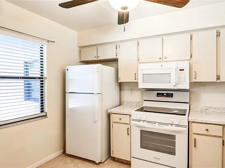 3399 Mermoor Dr #207 — Photo 31