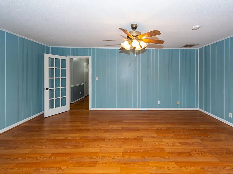 109 Runnymede Ln — Photo 37
