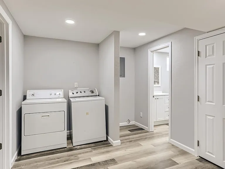 7804 E Hampden Cir — Photo 19