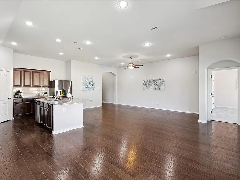 1409 Freesia Dr — Photo 7