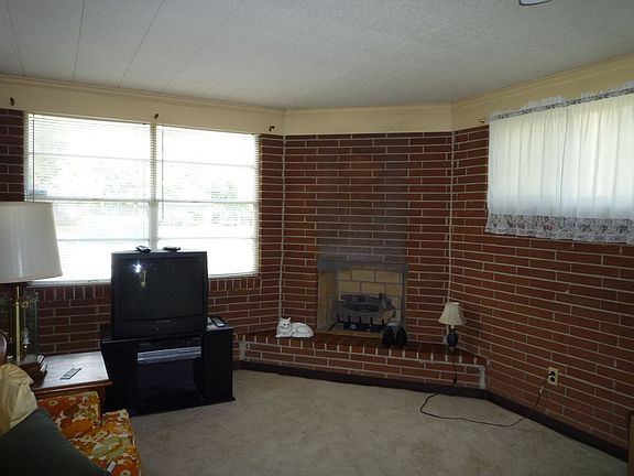 living room w/ fire place