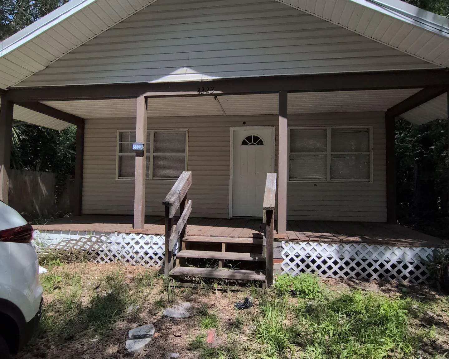 3 bed, 1.0 bath, 1056 sqft, $999 — Photo 1