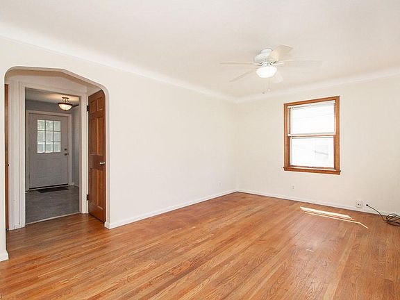 2nd image of 1173 Washington Blvd