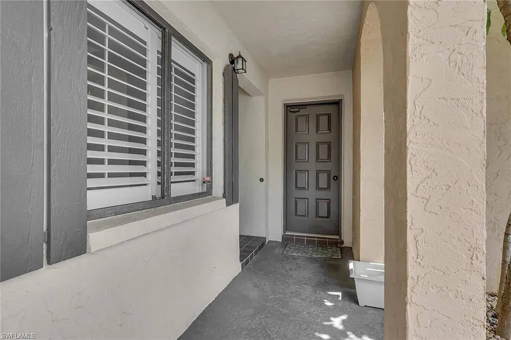 2 bed, 2.0 bath, 866 sqft, $2,100 — Photo 2