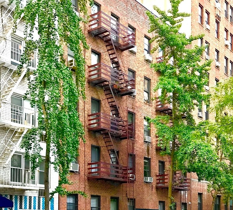1st image of 315 E 54th St APT 5F