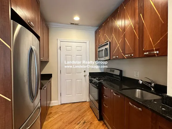 2248 W Morse Ave APT 1, Chicago, IL 60645