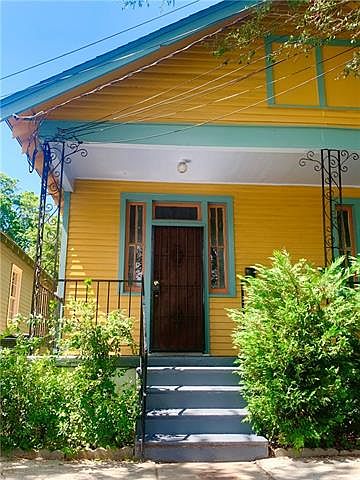 1st image of 828 Newton St
