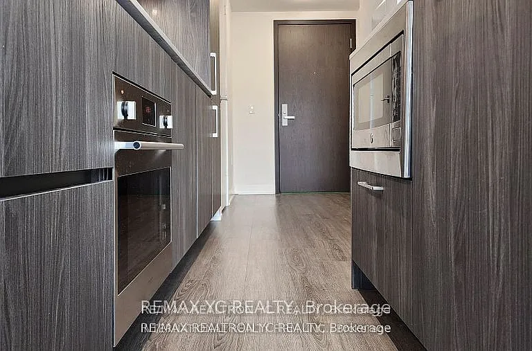 1 Yorkville Ave #710 — Photo 16