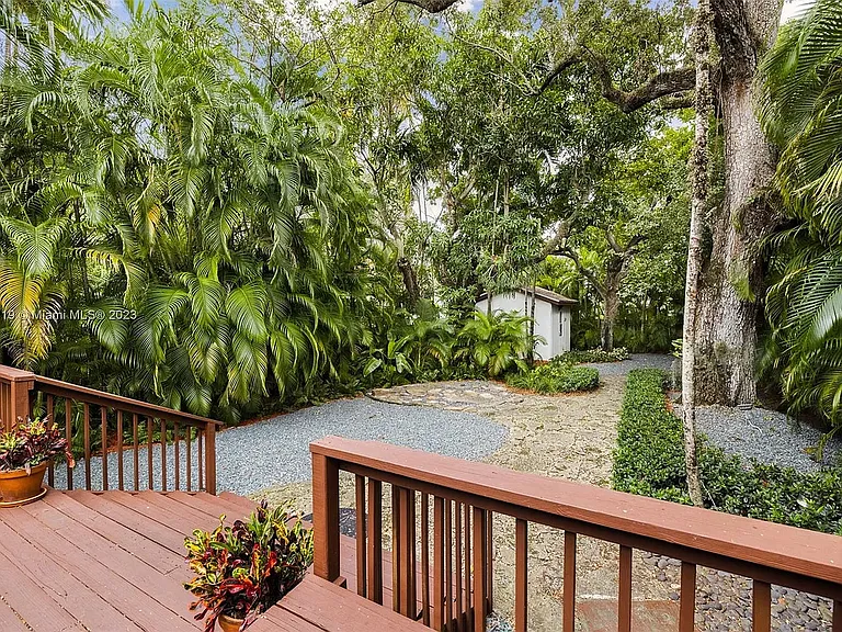 2180 SW 24th St — Photo 22