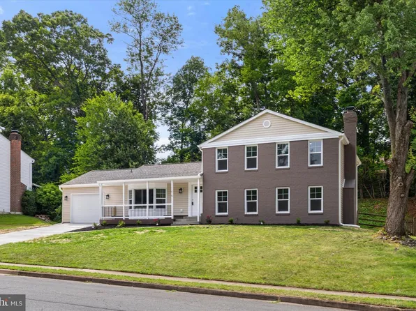 1216 Bradfield Dr SW, Leesburg, VA 20175