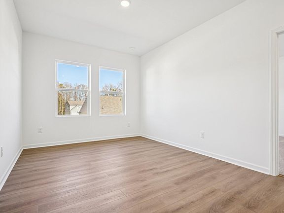 5th image of 6651 Chillingham Dr #93