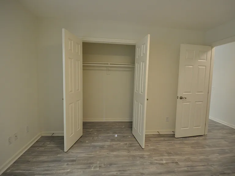 11035 Otsego St — Photo 30
