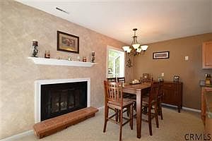 3rd image of 8 Heartwood Ct