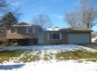 59713 Ridgewood Dr, Goshen, IN 46528