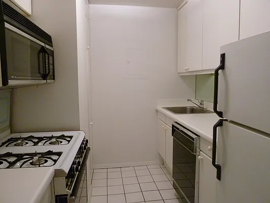 Rented by NY NY Condo, Inc | media 17