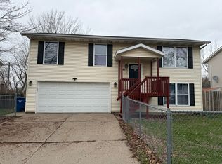 6212 Appomattox Rd, Davenport, IA 52806