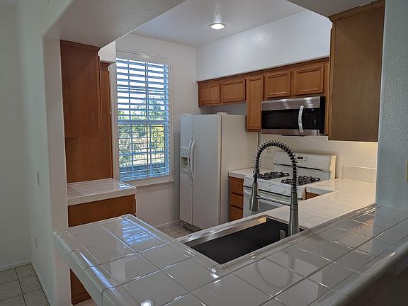 3rd image of 27009 Channel Ln APT 7