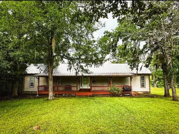 38 Martha Ln, Huntsville, TX 77320