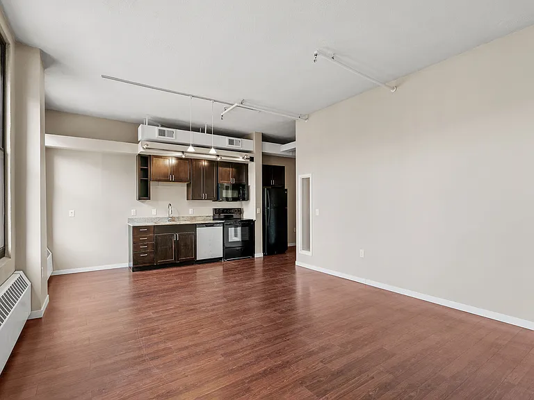 430 Oak Grove — Photo 41