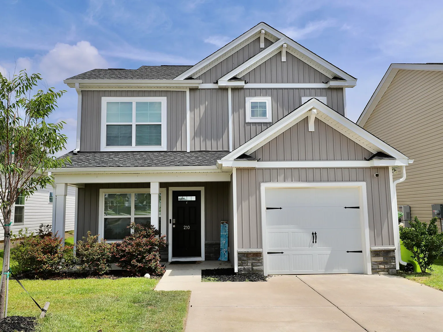 3 bed, 2.5 bath, 1249 sqft, $2,100 — Photo 4