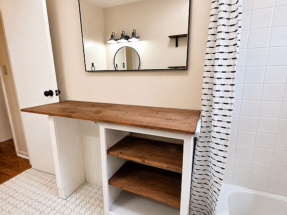 4th image of 172 Macon Ave APT 2