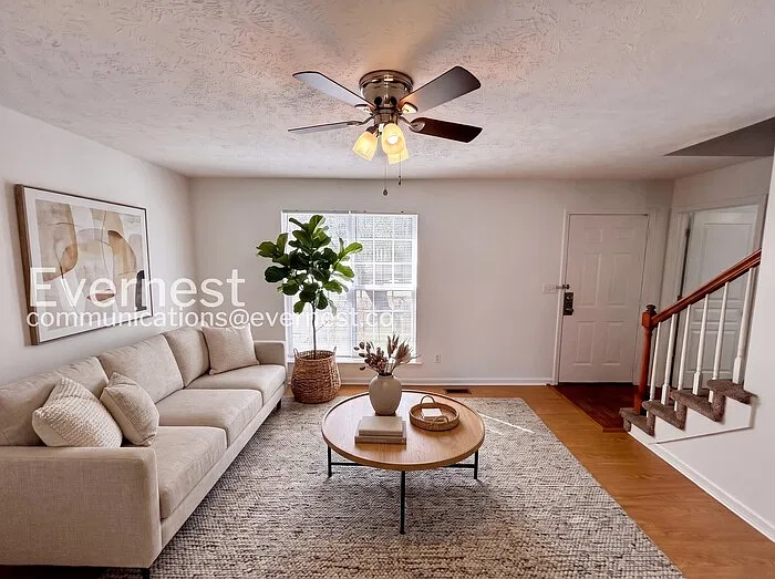 3 bed, 2.0 bath, 1400 sqft, $1,850 — Photo 2