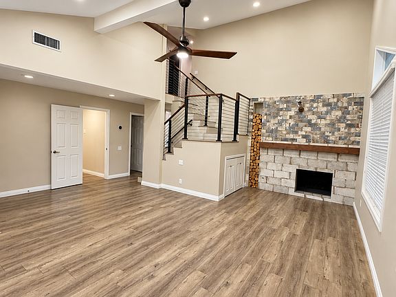 5th image of 1043 Fuchsia Cir