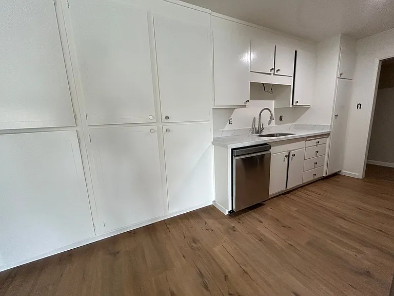 21 Willow Rd #18 — Photo 11