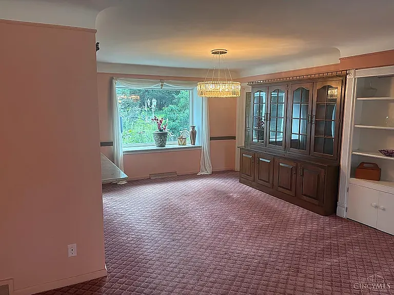 3 bed, 2152 sqft, $3,750 — Photo 3