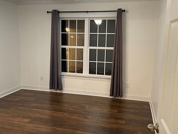 2nd image of 1201 Ashmoor Ln