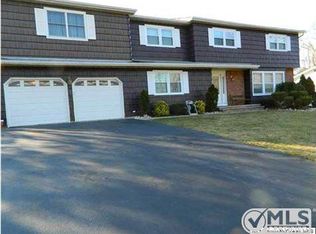 39 Millay Rd, Morganville, NJ 07751