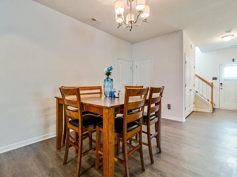 2104 Miller Ave — Photo 13