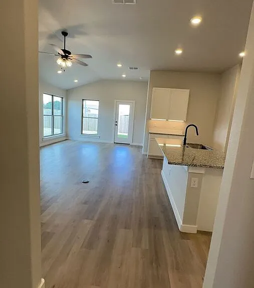 3526 Turner Ave — Photo 4
