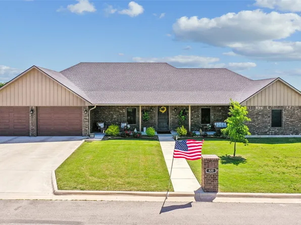 820 Fleitman Dr, Muenster, TX 76252