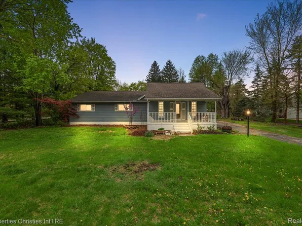 17875 Beck Rd, Northville, MI 48168
