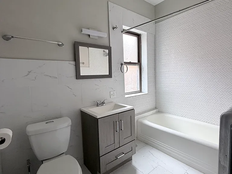 5110 S Woodlawn Ave #3H — Photo 4