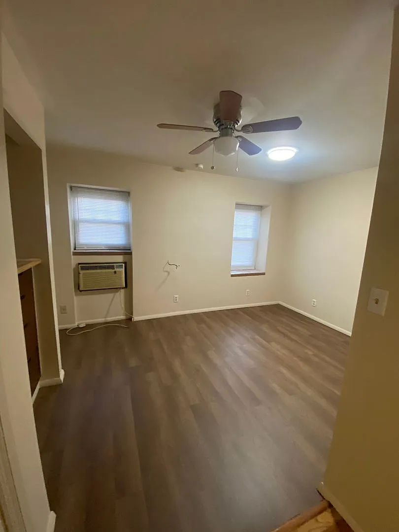 6827 Michigan Ave 8 — Photo 2