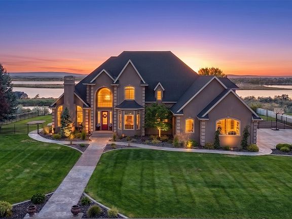 2nd image of 8596 SE Dune Lake Road