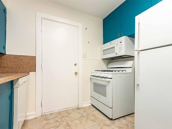 5th image of 1013 E 10th St