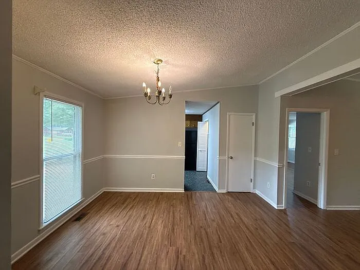 3 bed, 2.0 bath, 1288 sqft, $1,750 — Photo 3