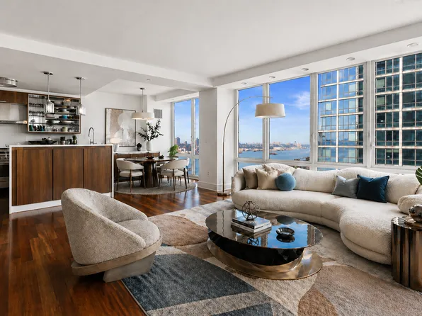 60 Riverside Boulevard image 1 of 21