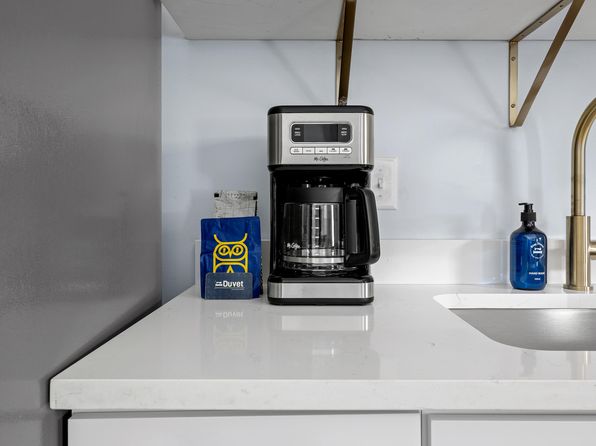 charleston-south-carolina-2057762737 picture