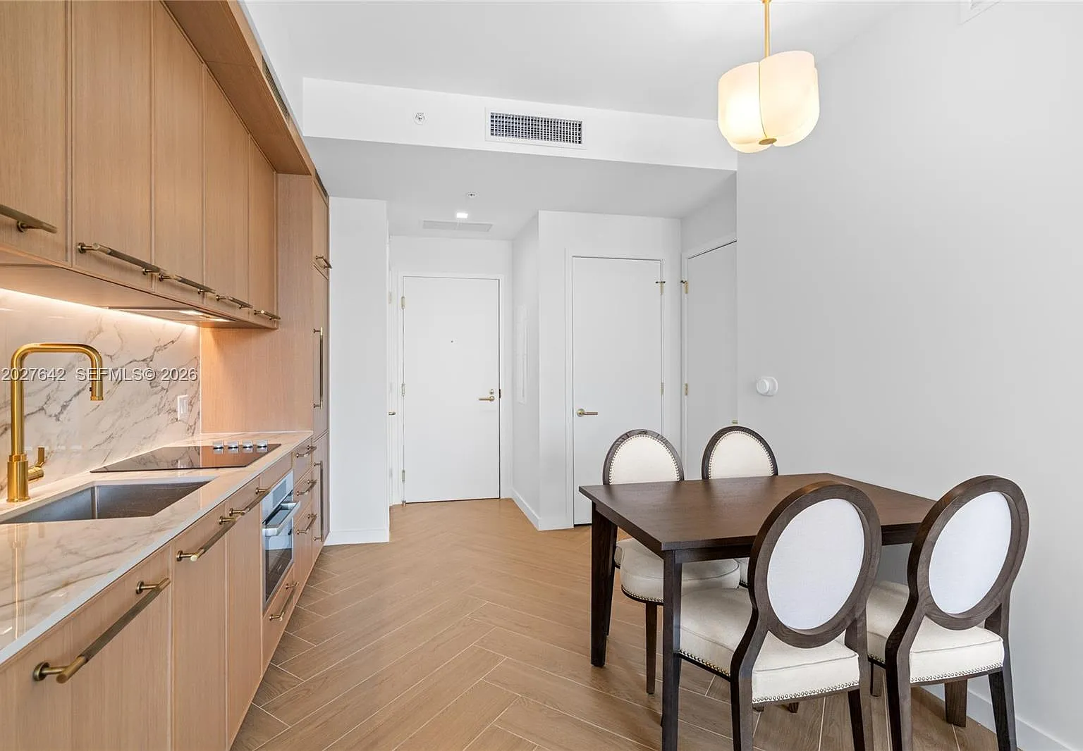 1 bed, 1.0 bath, $4,500 — Photo 2