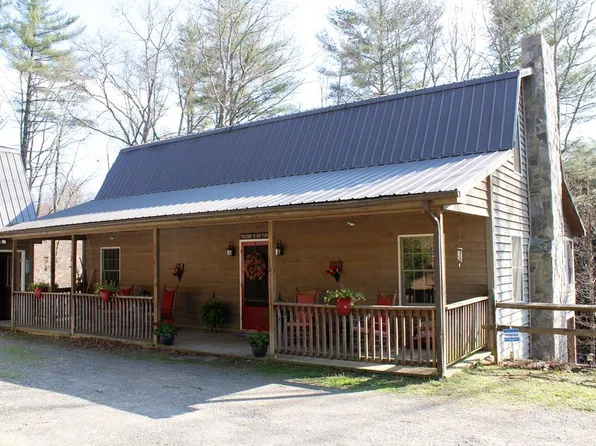 396 Kinzer Rd, Hillsville, VA 24343