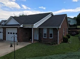 100 Carriage Station Dr, Marion, NC 28752